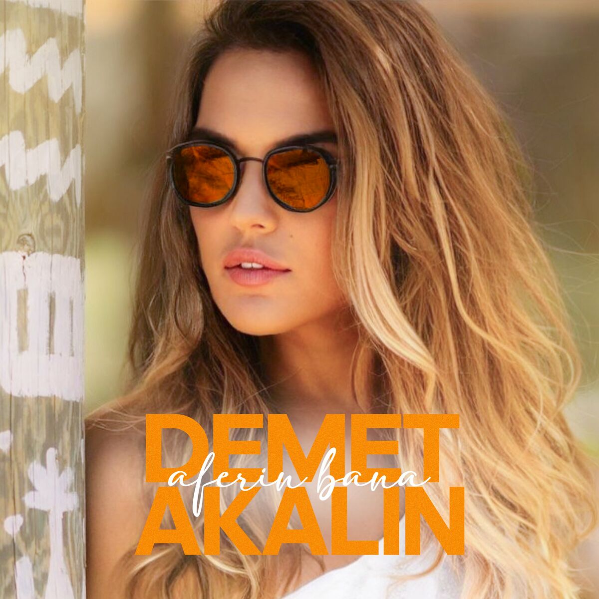 Demet Akalin – Aferin Bana