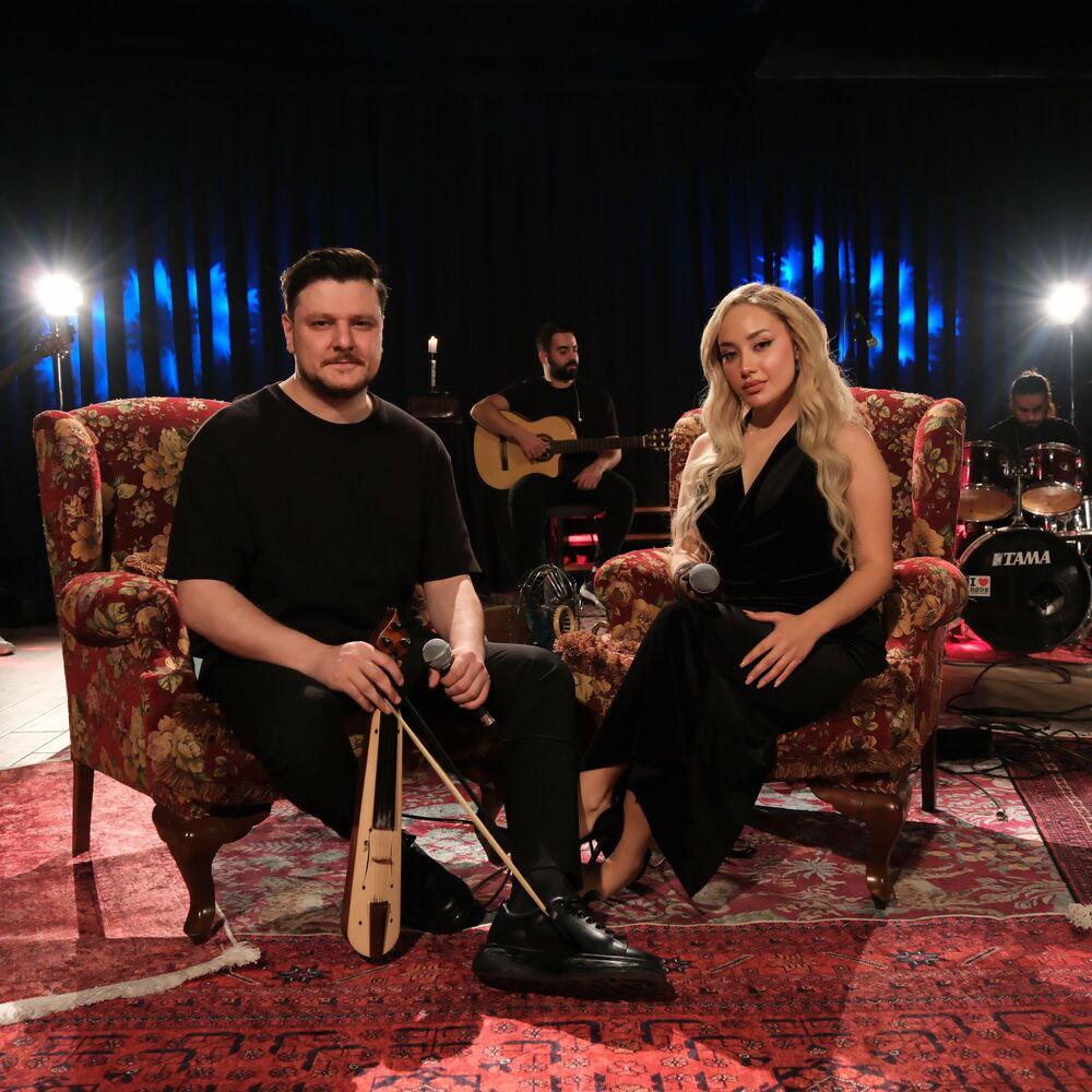 Ekin Uzunlar & Kim Bu Reyhan – Enkaz